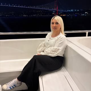 𝒵ℯ𝒽𝓇𝒶 𝓈ℯ𝓋𝒾𝓃𝒹𝒾𝓀 profil fotoğrafı